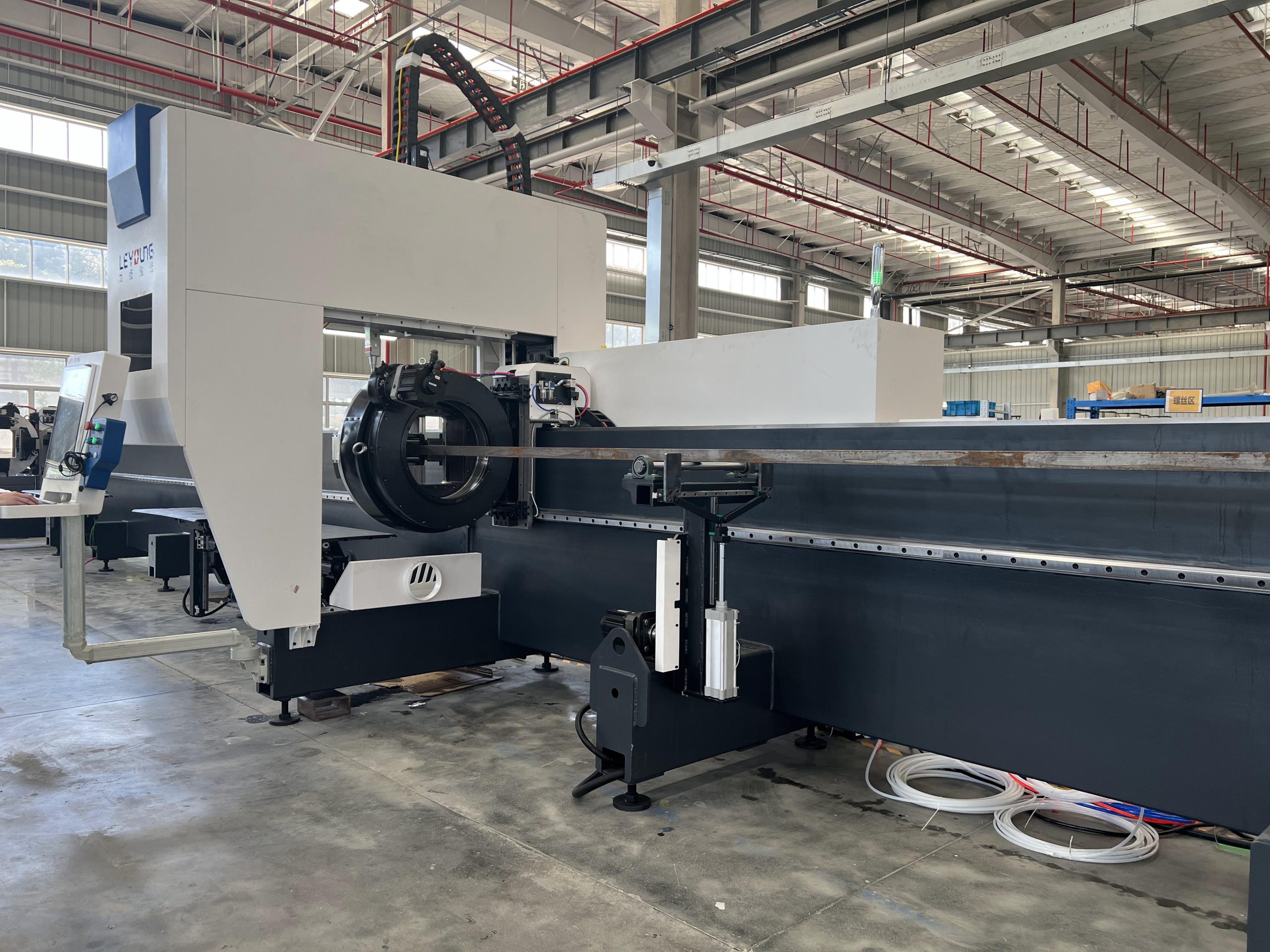 3 CHUCKS TUBE LASER CUTTING MACHINE WORKING PROCESS