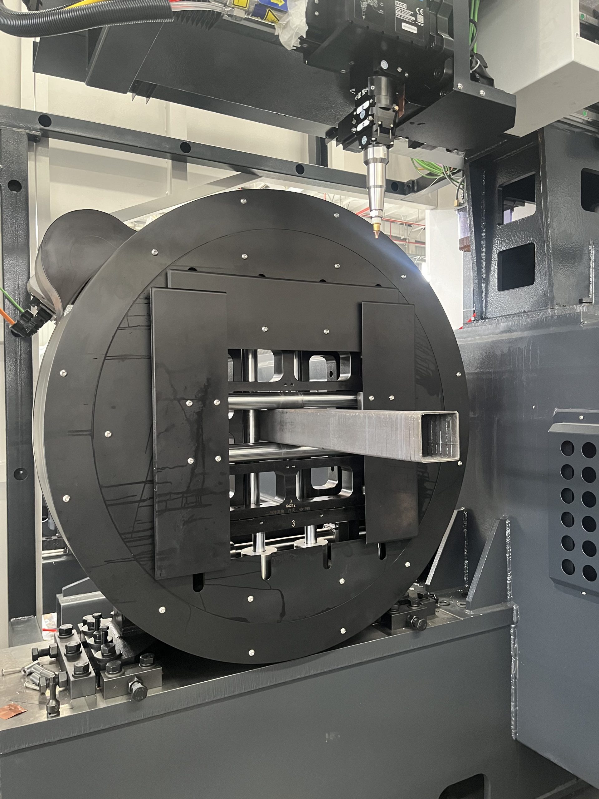 Liyang Laser Technology Co., Ltd. enters the Russian market with the 4-chuck tube laser cutting machine-Laser Cutting Machine | LIYANG Laser from China