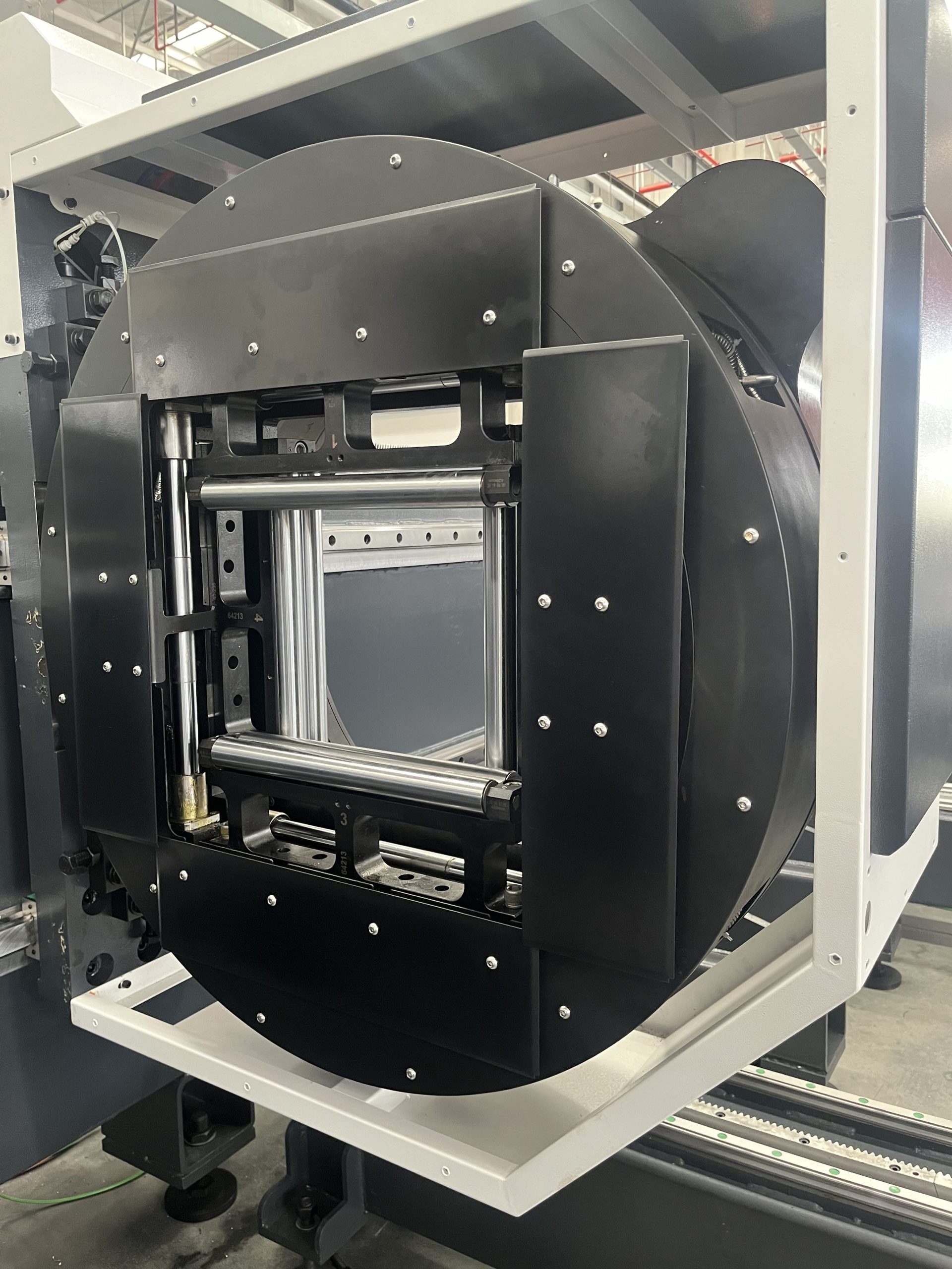 Liyang Laser Technology Co., Ltd. enters the Russian market with the 4-chuck tube laser cutting machine-Laser Cutting Machine | LIYANG Laser from China