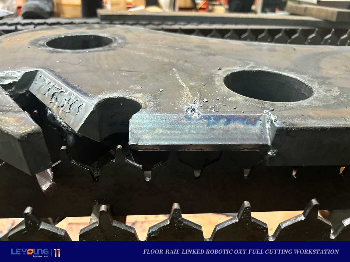 Ground-Rail Linked Robotic Flame Cutting Workstation Intelligent K-Groove Cutting Solution for 20–100mm Thick Carbon Steel Plates-Laser Cutting Machine | LIYANG Laser from China Ground-Rail Linked Robotic Flame Cutting Workstation Intelligent K-Groove Cutting Solution for 20–100mm Thick Carbon Steel Plates-Laser Cutting Machine | LIYANG Laser from China